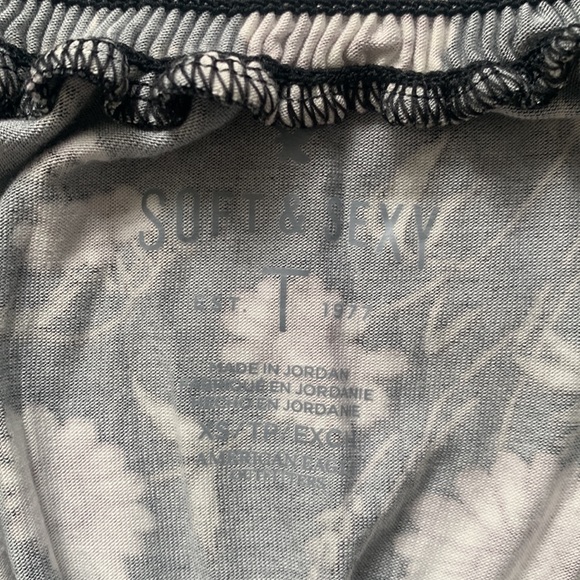 AMERICAN EAGLE OUTFITTERS off the shoulder floral shirt - Picture 2 of 3